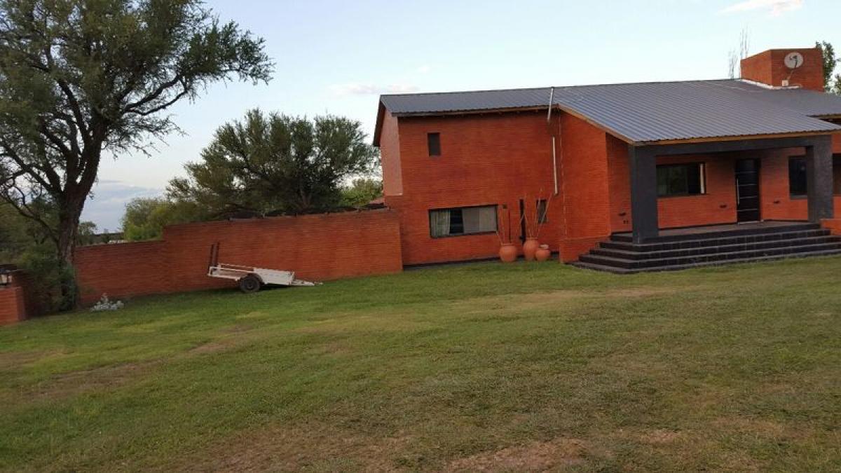 3 bedrooms House in Cordoba, Argentina No. 10617