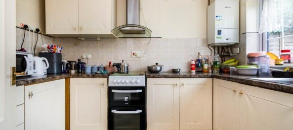  House in Aldershot, United Kingdom No. 2409 5