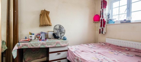  House in Aldershot, United Kingdom No. 2409 9