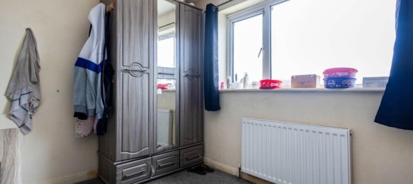  House in Aldershot, United Kingdom No. 2409 8