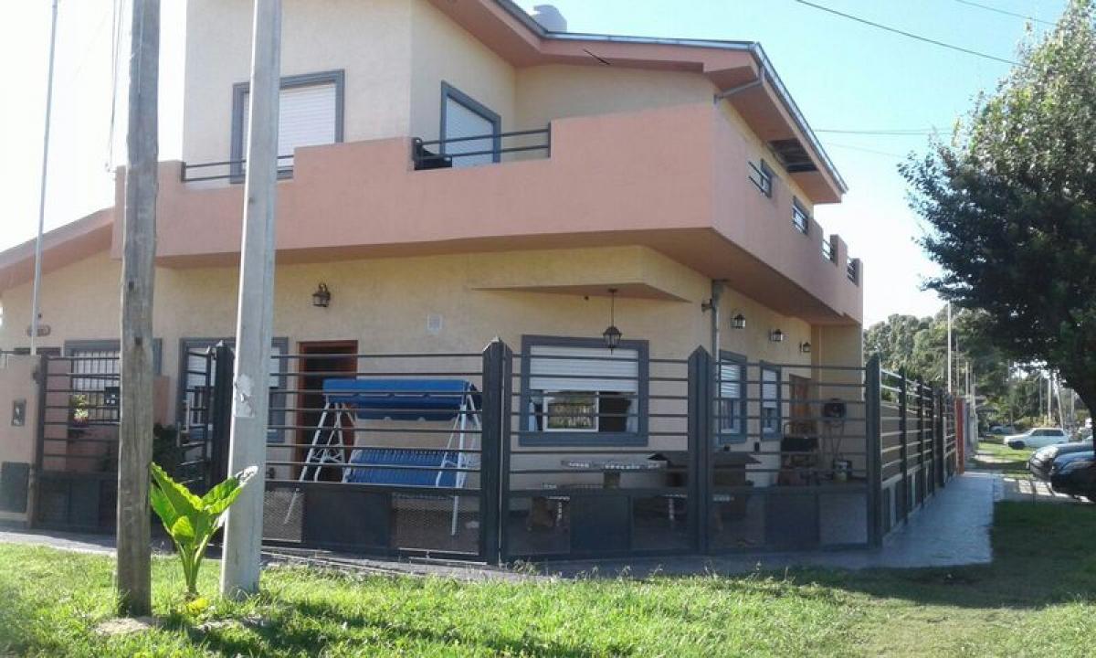 2 bedrooms House in Mar del Plata, Argentina No. 94817