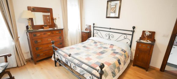 6 bedrooms House in Pistoia, Italy No. 381806 13