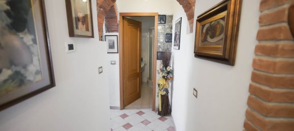 6 bedrooms House in Pistoia, Italy No. 381806 6