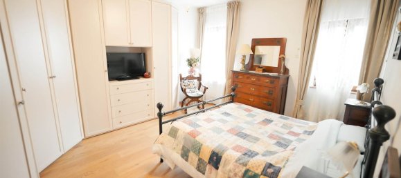 6 bedrooms House in Pistoia, Italy No. 381806 12