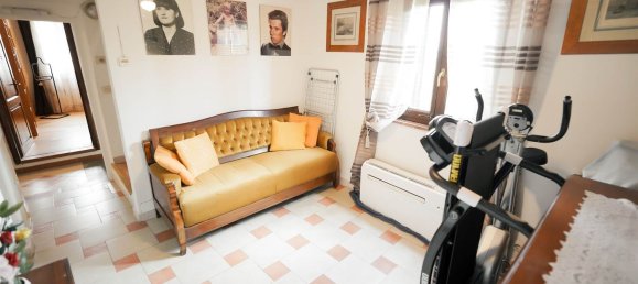 6 bedrooms House in Pistoia, Italy No. 381806 16