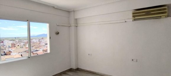 Apartamento de 3 dormitorios en Alginet, Spain No. 185994 22