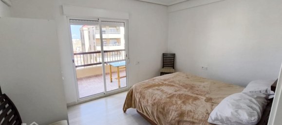 Apartamento de 3 dormitorios en Alginet, Spain No. 185994 12