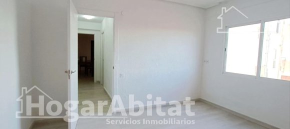 Apartamento de 3 dormitorios en Alginet, Spain No. 185994 42