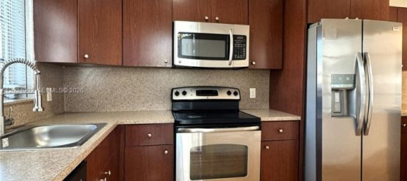 2 dormitorios villa en alquiler en Miami, Miami-Dade, Florida, USA № 614942 7