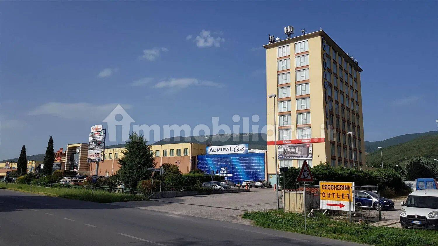 1 room Commercial property in Trevi, Italy No. 271550