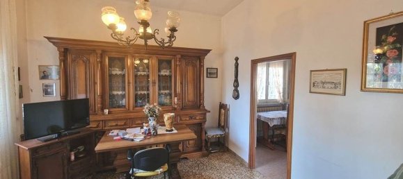 Дом с 8 комнатами в Форлимпополи, Италия № 223809 3