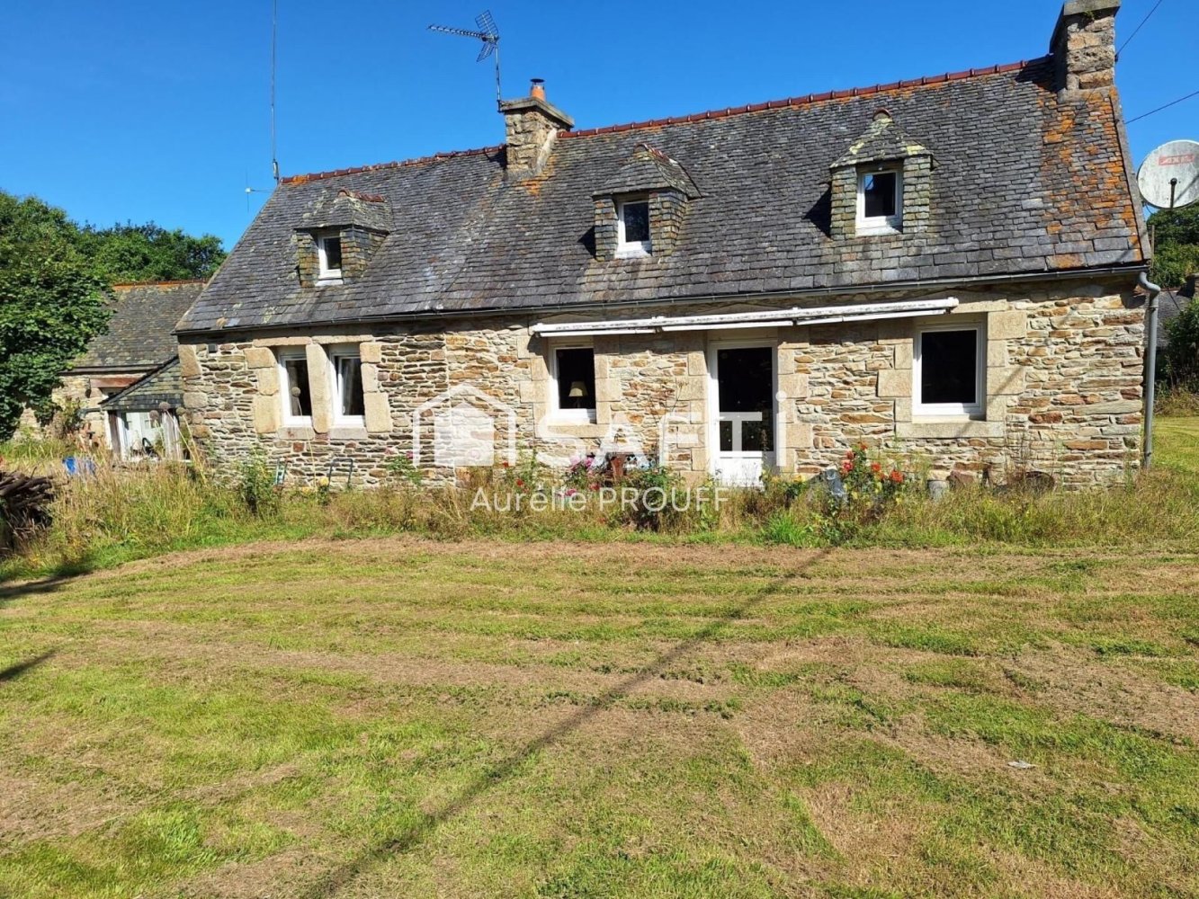 5 bedrooms House in Plouigneau, France No. 334932