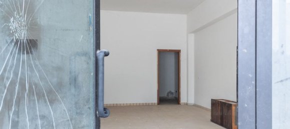 62m² Commercial property in Rome, Italy No. 353087 9