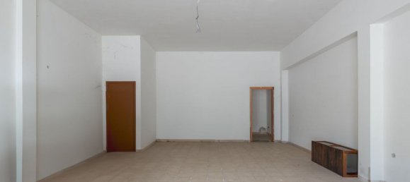 62m² Commercial property in Rome, Italy No. 353087 12