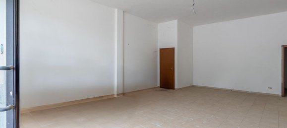 62m² Commercial property in Rome, Italy No. 353087 10