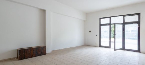 62m² Commercial property in Rome, Italy No. 353087 14
