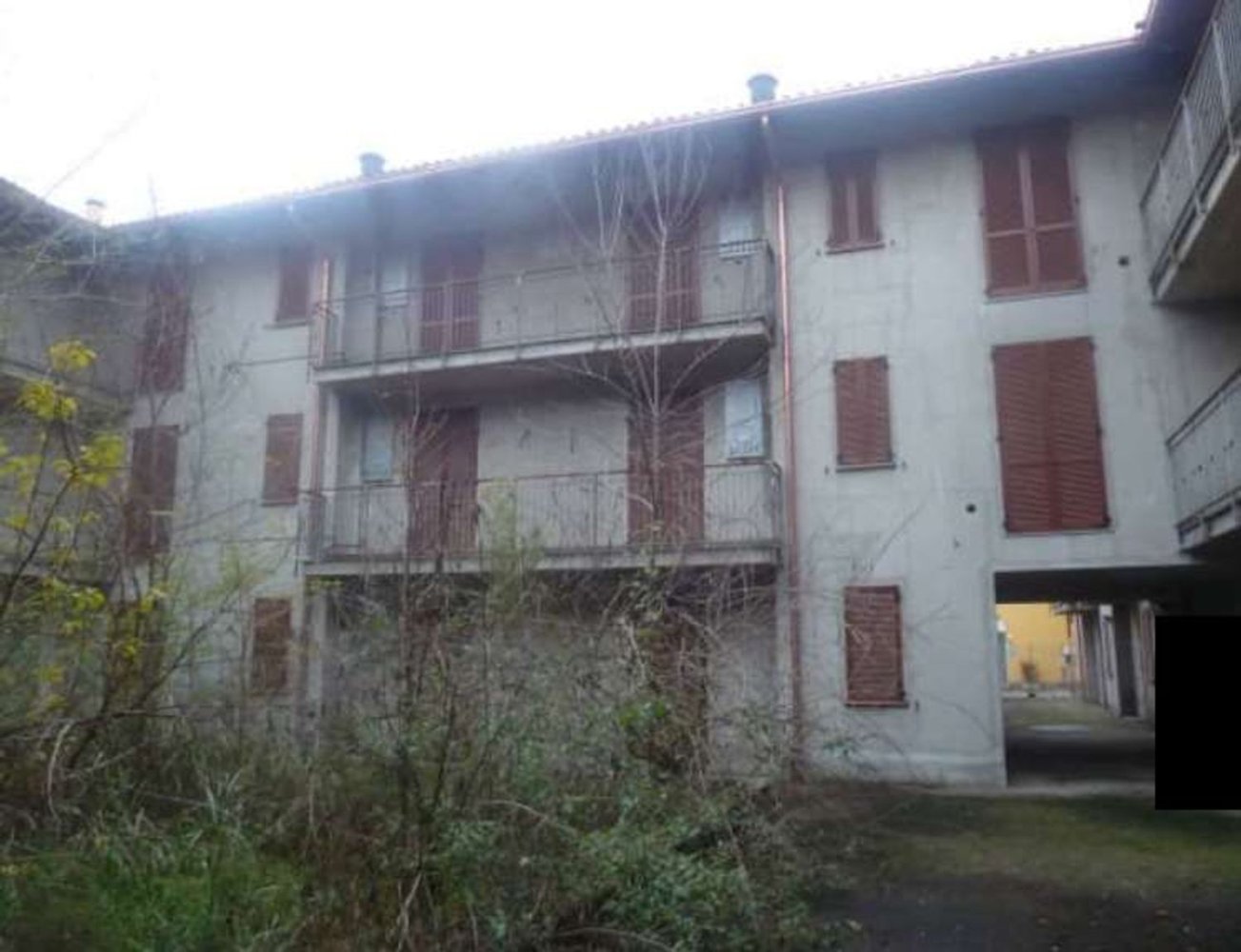 Bâtiment à Brignano Gera d'Adda, Italy 926m² No. 284244