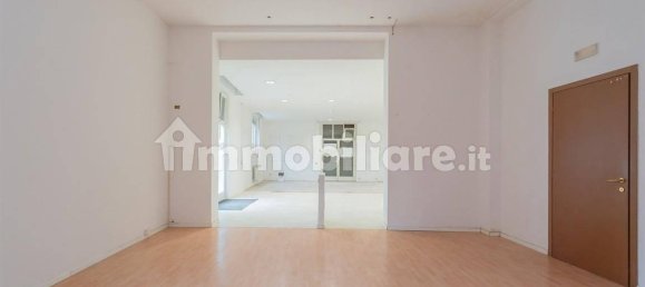 220m² Office in Lissone, Italy No. 323278 3