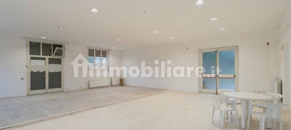 220m² Office in Lissone, Italy No. 323278 7