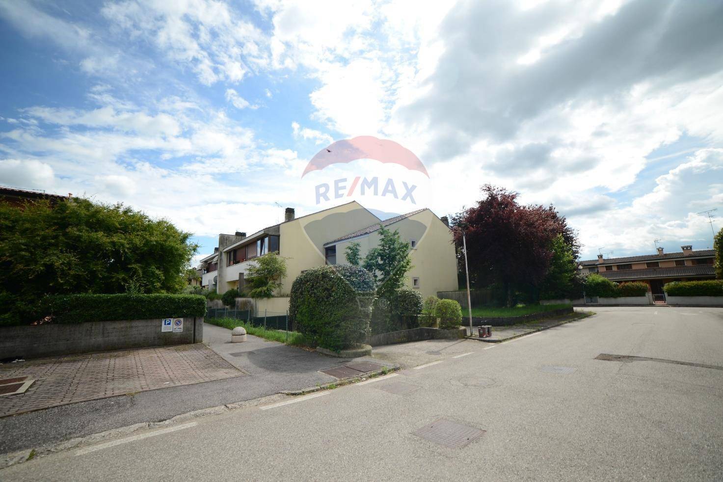 1 bedroom Apartment in Pieve di Soligo, Italy No. 215678