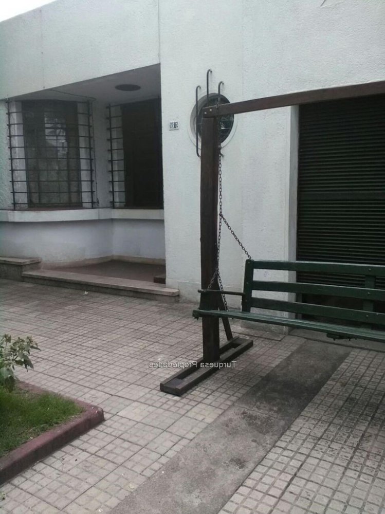 4 bedrooms House in Montevideo, Uruguay No. 8630