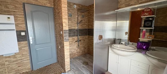 Casa de 4 dormitorios en Fougerolles-du-Plessis, France No. 95521 5