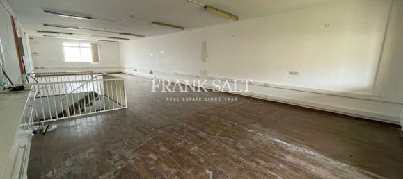 Warehouse in Qormi, Malta No. 13207 11