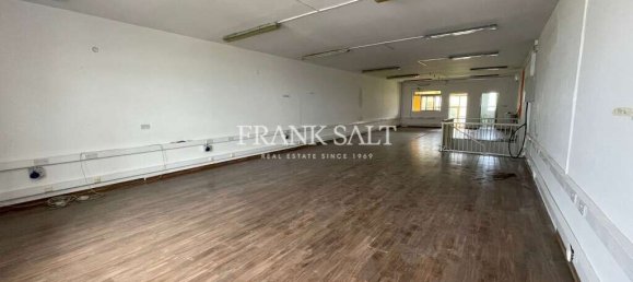 Warehouse in Qormi, Malta No. 13207 12