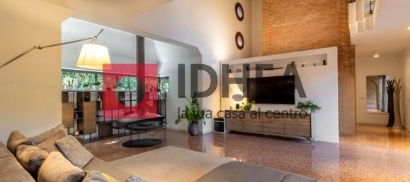 5 bedrooms Villa in Paese, Italy No. 315323 7