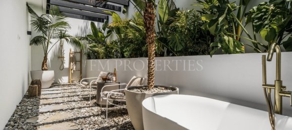 Villa de 4 dormitorios en Marbella, Spain No. 75105 28