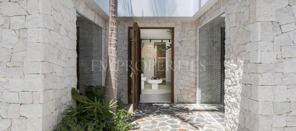 Villa de 4 dormitorios en Marbella, Spain No. 75105 29