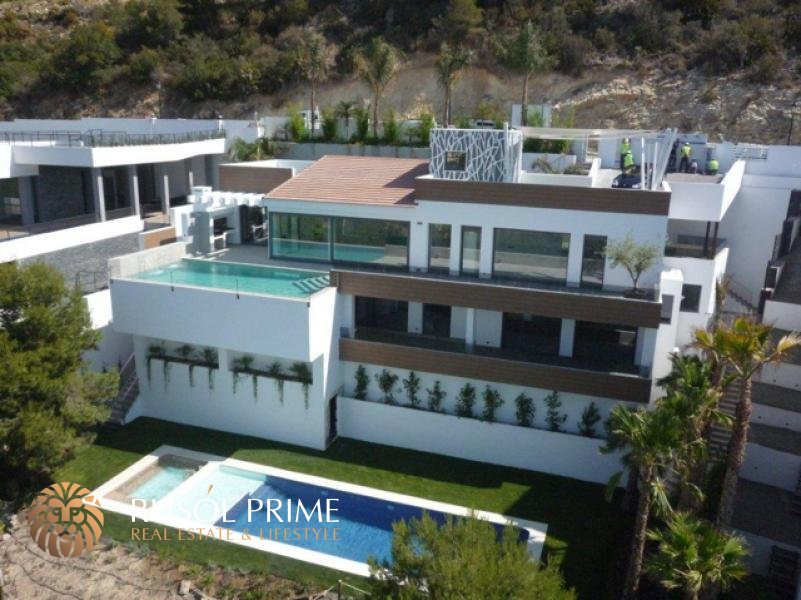 4 bedrooms Villa in Altea, Spain No. 1552
