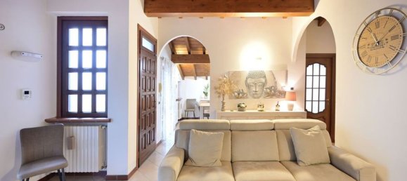 Вилла с 6 комнатами в Виджевано, Италия № 153604 5