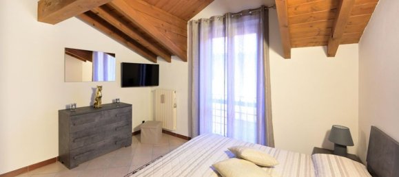 Вилла с 6 комнатами в Виджевано, Италия № 153604 10