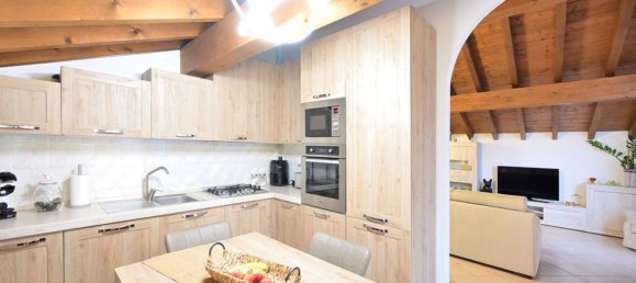 Вилла с 6 комнатами в Виджевано, Италия № 153604 9