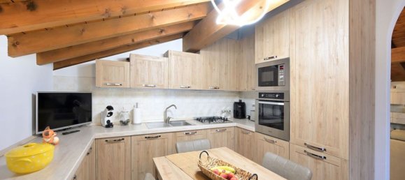 Вилла с 6 комнатами в Виджевано, Италия № 153604 8