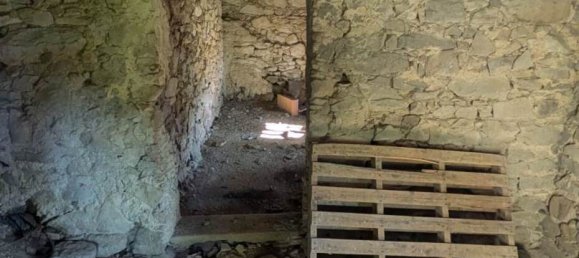 8 rooms House in Montale, Italy No. 164297 6