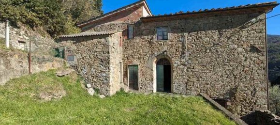 8 rooms House in Montale, Italy No. 164297 4
