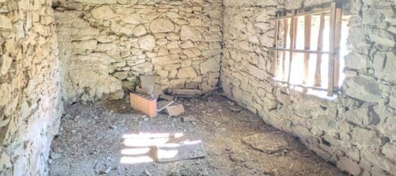 8 rooms House in Montale, Italy No. 164297 5