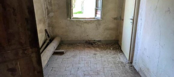 8 rooms House in Montale, Italy No. 164297 13