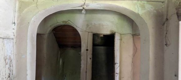 8 rooms House in Montale, Italy No. 164297 10