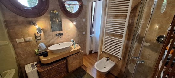 5 rooms Apartment in Rovigo, Italy No. 268956 12