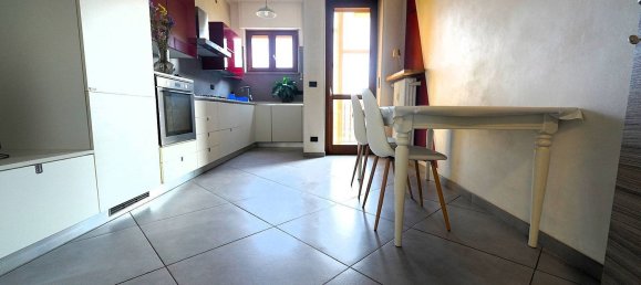 3 rooms Apartment in Orbassano, Italy No. 289960 3