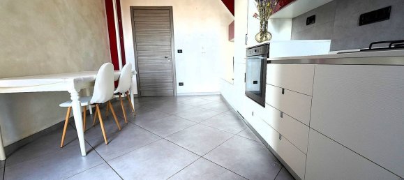 3 rooms Apartment in Orbassano, Italy No. 289960 5