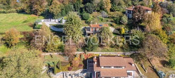 3 bedrooms Villa in Ello, Italy No. 64931 4