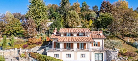 3 bedrooms Villa in Ello, Italy No. 64931 6