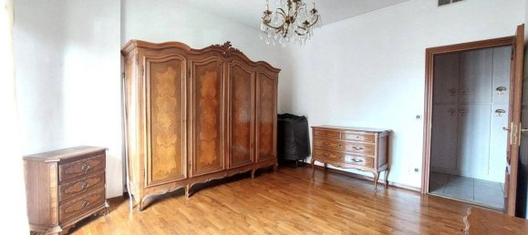 3-salle Appartement à Valenza, Italy No. 40176 32