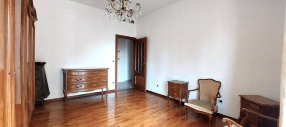 3-salle Appartement à Valenza, Italy No. 40176 22
