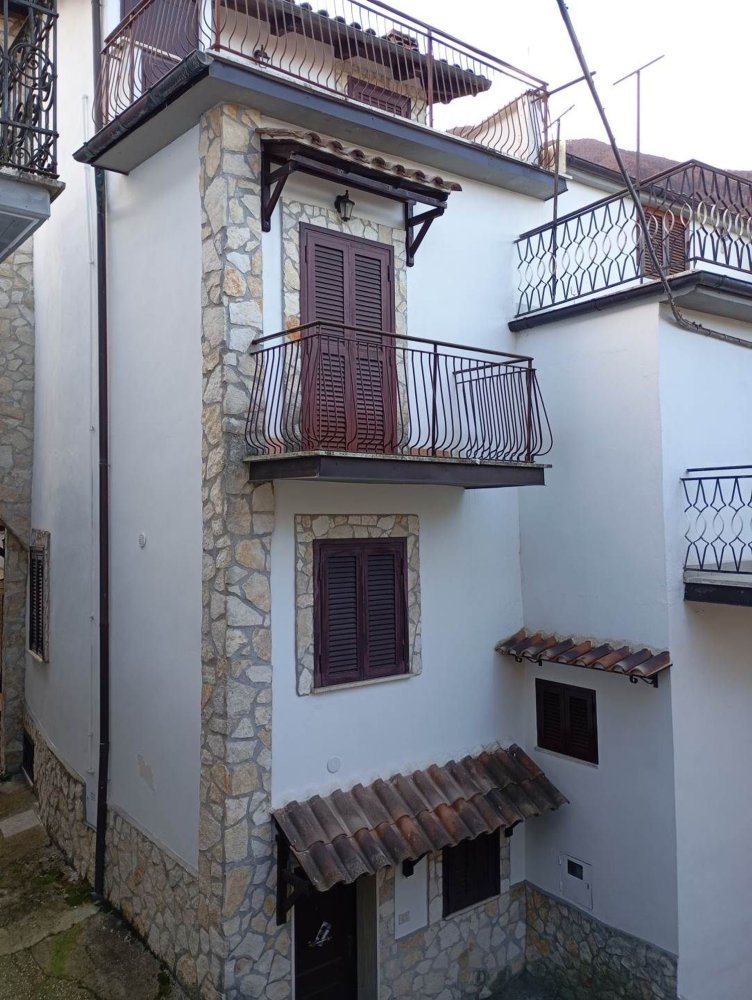 7 rooms Apartment in Morino, Italy No. 111995