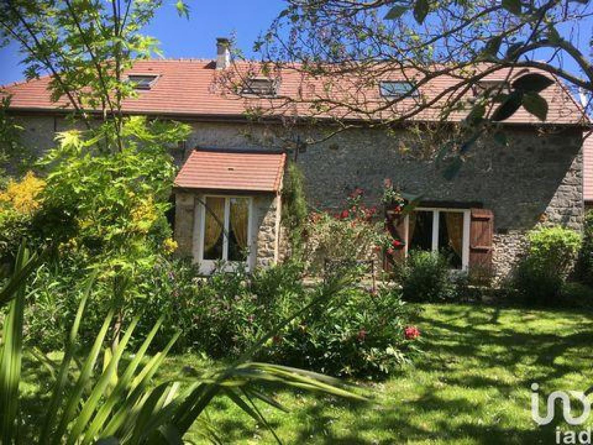 Casa de 4 dormitorios en Provins, France No. 23278